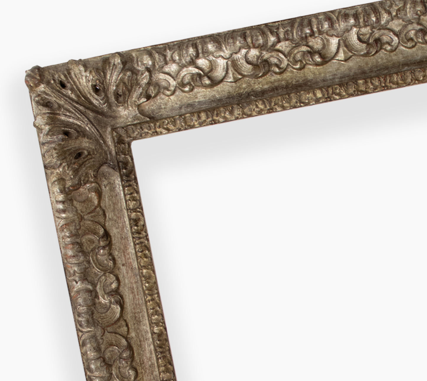 COR.4480.231 cadre en bois à la feuille argent antique