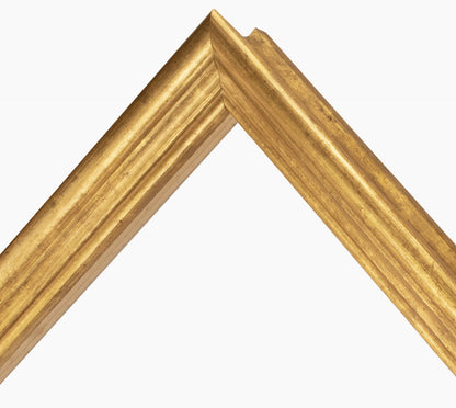 Wooden frame with gold leaf art.240.010